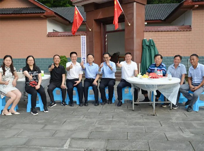 中国三农产业发展研究院专家组莅临永乐高ylg888888集团调研指导工作