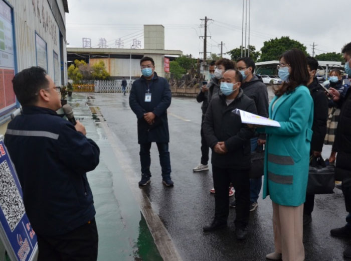 四川省政府安全管理办公室督导调研组组长苏玲一行莅临永乐高ylg888888集团总部调研